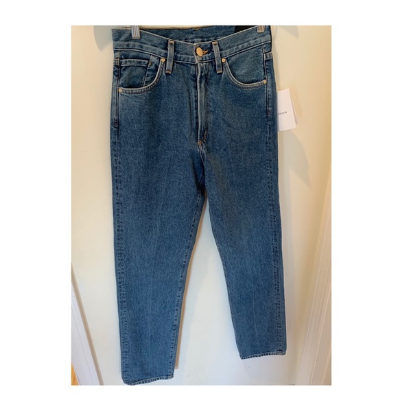 Goldsing- The Classic Fit high-rise straight leg. - Picture 2 of 6